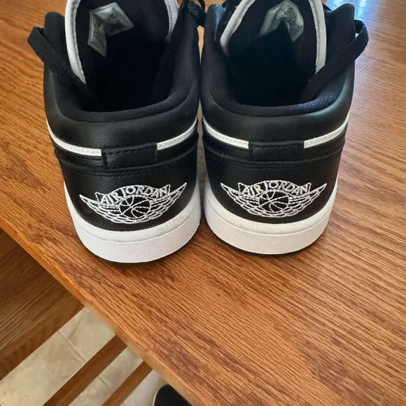 Basically brand new women’s 9.5 Air Jordans low dunk pandas - Picture 3 of 4